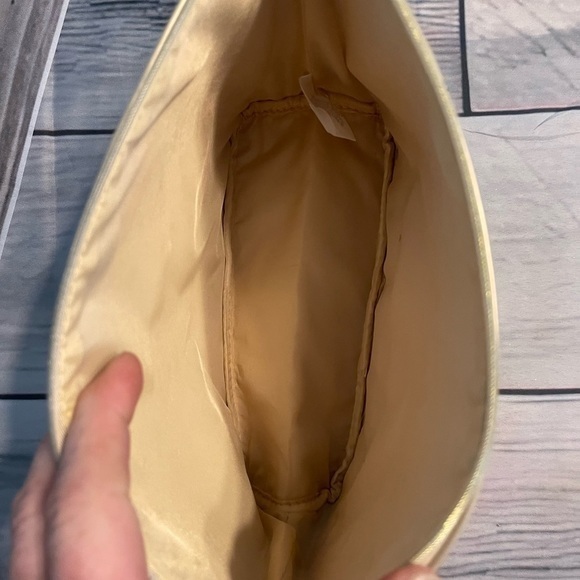 JIMMY CHOO PARFUMS TOILETRY GOLD MAKE UP POUCH , CARRYING CASE  NEW!!!! - Picture 6 of 9